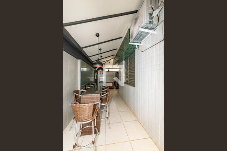 Apartamento à venda com 180m², 3 quartos e 2 vagas Apartamento à venda com 180m², 3 quartos e 2 vagasÁrea gourmet