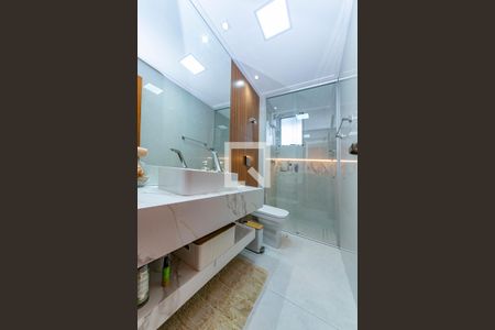 Apartamento à venda com 180m², 3 quartos e 2 vagas Apartamento à venda com 180m², 3 quartos e 2 vagasBanheiro Social