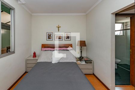 Apartamento à venda com 180m², 3 quartos e 2 vagas Apartamento à venda com 180m², 3 quartos e 2 vagasSuíte