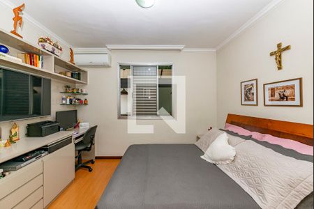 Apartamento à venda com 180m², 3 quartos e 2 vagas Apartamento à venda com 180m², 3 quartos e 2 vagasSuíte