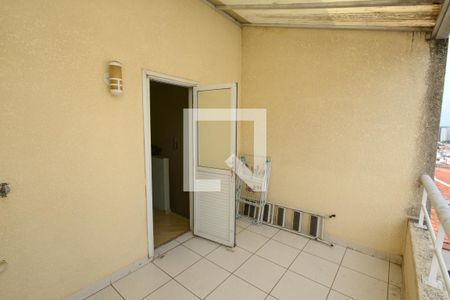 Casa de condomínio à venda com 114m², 3 quartos e 2 vagasTerraço