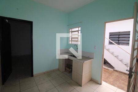 Casa à venda com 90m², 4 quartos e 2 vagasEdícula - Cozinha