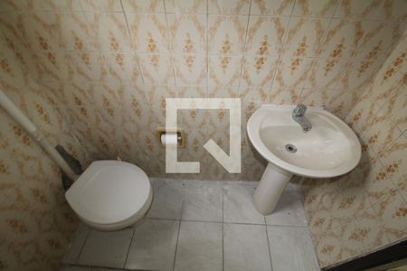 Casa à venda com 90m², 4 quartos e 2 vagasEdícula - Banheiro