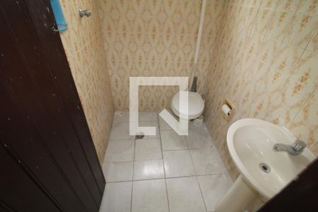 Casa à venda com 90m², 4 quartos e 2 vagasEdícula - Banheiro