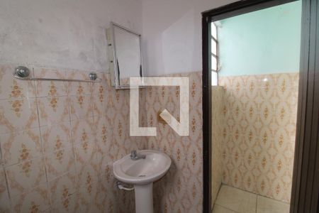 Casa à venda com 90m², 4 quartos e 2 vagasEdícula - Banheiro