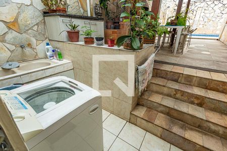 Casa à venda com 230m², 3 quartos e 6 vagas Casa à venda com 230m², 3 quartos e 6 vagasArea de serviço