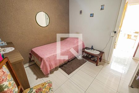 Casa à venda com 230m², 3 quartos e 6 vagas Casa à venda com 230m², 3 quartos e 6 vagasQuarto 3