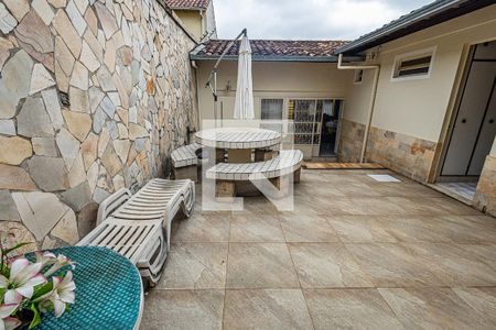 Casa à venda com 230m², 3 quartos e 6 vagas Casa à venda com 230m², 3 quartos e 6 vagasPiscina/quintak