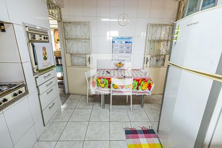 Casa à venda com 230m², 3 quartos e 6 vagas Casa à venda com 230m², 3 quartos e 6 vagasCozinha