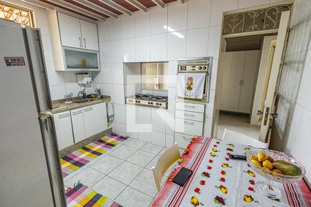 Casa à venda com 230m², 3 quartos e 6 vagas Casa à venda com 230m², 3 quartos e 6 vagasCozinha