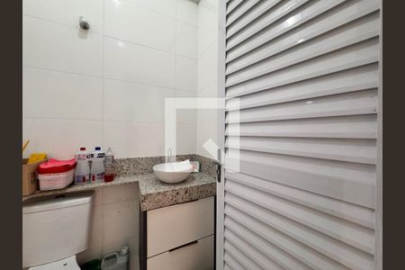Casa à venda com 180m², 3 quartos e 4 vagas Casa à venda com 180m², 3 quartos e 4 vagasLavabo 2