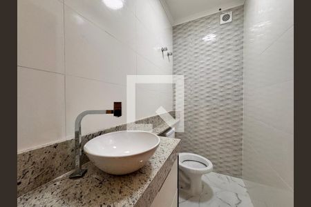 Casa à venda com 180m², 3 quartos e 4 vagas Casa à venda com 180m², 3 quartos e 4 vagasLavabo