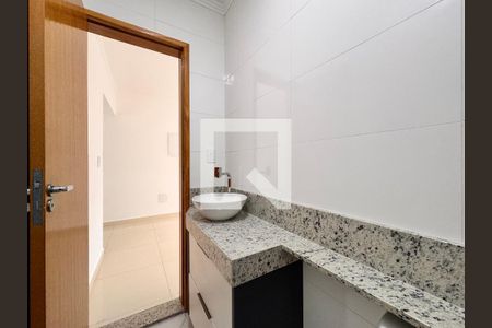 Casa à venda com 180m², 3 quartos e 4 vagas Casa à venda com 180m², 3 quartos e 4 vagasLavabo