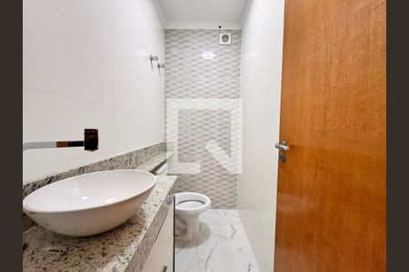 Casa à venda com 180m², 3 quartos e 4 vagas Casa à venda com 180m², 3 quartos e 4 vagasLavabo