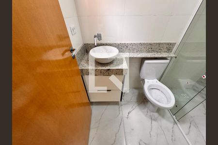 Casa à venda com 180m², 3 quartos e 4 vagas Casa à venda com 180m², 3 quartos e 4 vagasBanheiro da Suíte 2