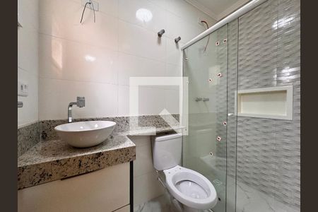 Casa à venda com 180m², 3 quartos e 4 vagas Casa à venda com 180m², 3 quartos e 4 vagasBanheiro da Suíte 2