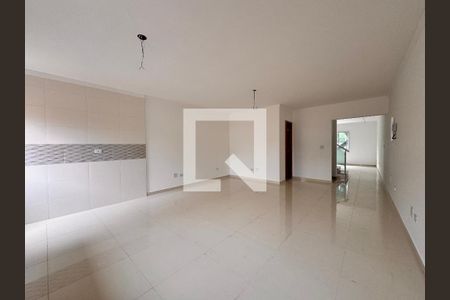 Casa à venda com 180m², 3 quartos e 4 vagas Casa à venda com 180m², 3 quartos e 4 vagasCozinha