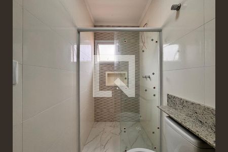 Casa à venda com 180m², 3 quartos e 4 vagas Casa à venda com 180m², 3 quartos e 4 vagasBanheiro da Suíte 1