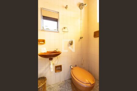 Casa à venda com 220m², 3 quartos e 3 vagas Casa à venda com 220m², 3 quartos e 3 vagasBanheiro de serviço