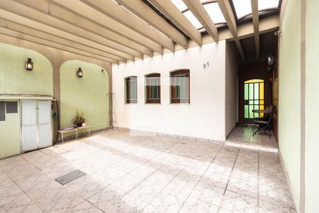 Casa à venda com 220m², 3 quartos e 3 vagas Casa à venda com 220m², 3 quartos e 3 vagasGaragem