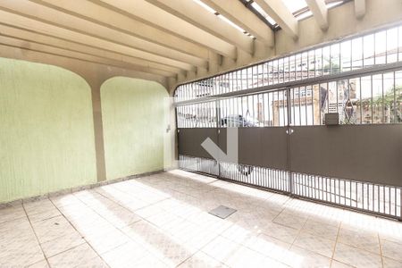 Casa à venda com 220m², 3 quartos e 3 vagas Casa à venda com 220m², 3 quartos e 3 vagasGaragem