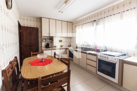 Casa à venda com 220m², 3 quartos e 3 vagas Casa à venda com 220m², 3 quartos e 3 vagasCozinha