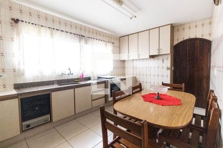 Casa à venda com 220m², 3 quartos e 3 vagas Casa à venda com 220m², 3 quartos e 3 vagasCozinha