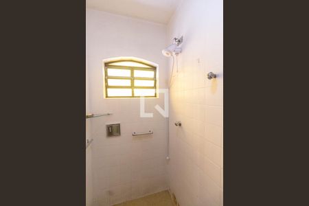 Casa à venda com 220m², 3 quartos e 3 vagas Casa à venda com 220m², 3 quartos e 3 vagasBanheiro