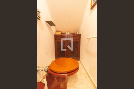 Casa à venda com 220m², 3 quartos e 3 vagas Casa à venda com 220m², 3 quartos e 3 vagasLavabo