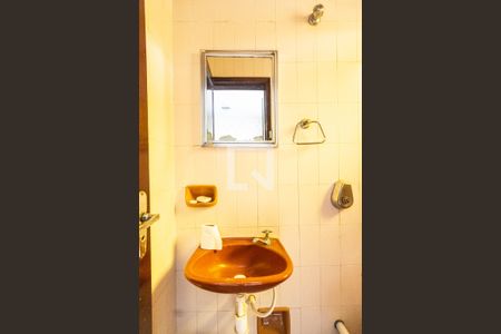 Casa à venda com 220m², 3 quartos e 3 vagas Casa à venda com 220m², 3 quartos e 3 vagasBanheiro de serviço