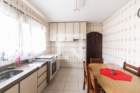 Casa à venda com 220m², 3 quartos e 3 vagas Casa à venda com 220m², 3 quartos e 3 vagasCozinha