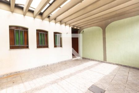 Casa à venda com 220m², 3 quartos e 3 vagas Casa à venda com 220m², 3 quartos e 3 vagasGaragem