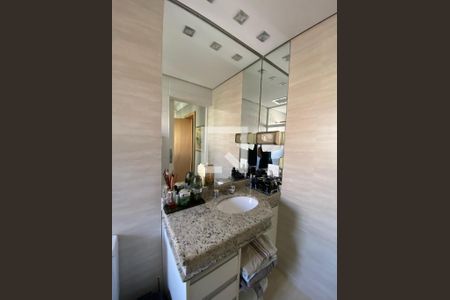 Apartamento à venda com 170m², 3 quartos e 4 vagasBanheiro da Suíte 2