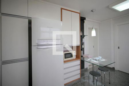 Apartamento à venda com 180m², 4 quartos e 4 vagasCozinha