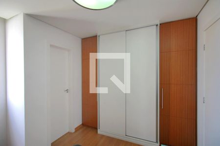 Apartamento à venda com 180m², 4 quartos e 4 vagasQuarto 04