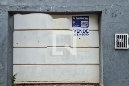 Casa à venda com 300m², 3 quartos e 2 vagas Casa à venda com 300m², 3 quartos e 2 vagasPlaquinha Instalada
