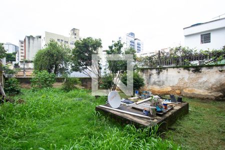 Casa à venda com 300m², 3 quartos e 2 vagas Casa à venda com 300m², 3 quartos e 2 vagasQuintal