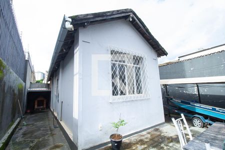 Casa à venda com 300m², 3 quartos e 2 vagas Casa à venda com 300m², 3 quartos e 2 vagasEntrada