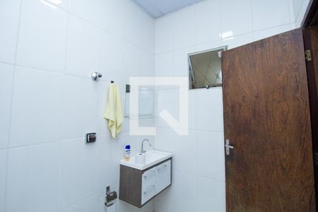 Casa à venda com 300m², 3 quartos e 2 vagas Casa à venda com 300m², 3 quartos e 2 vagasBanheiro