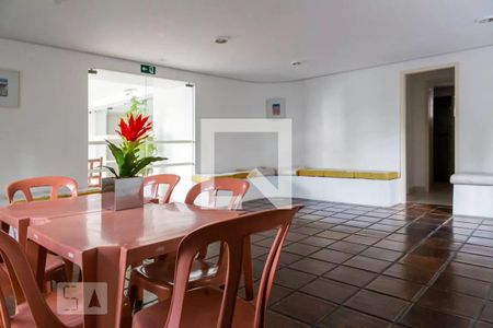 Apartamento à venda com 75m², 2 quartos e 1 vaga Apartamento à venda com 75m², 2 quartos e 1 vagaÁrea comum - Salão de festas