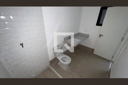Casa à venda com 845m², 4 quartos e 6 vagas Casa à venda com 845m², 4 quartos e 6 vagasBanheiro quarto 4