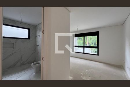 Casa à venda com 845m², 4 quartos e 6 vagas Casa à venda com 845m², 4 quartos e 6 vagasQuarto 2