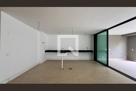Casa à venda com 845m², 4 quartos e 6 vagas Casa à venda com 845m², 4 quartos e 6 vagasCozinha