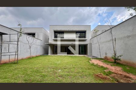 Casa à venda com 845m², 4 quartos e 6 vagas Casa à venda com 845m², 4 quartos e 6 vagasVaranda da Sala