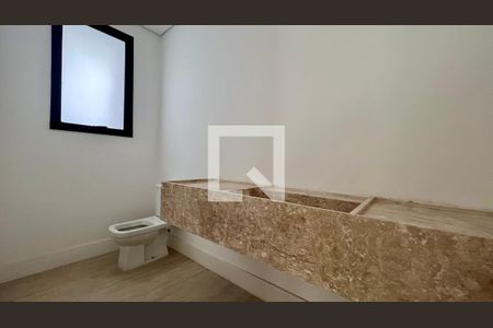 Casa à venda com 845m², 4 quartos e 6 vagas Casa à venda com 845m², 4 quartos e 6 vagasLavabo