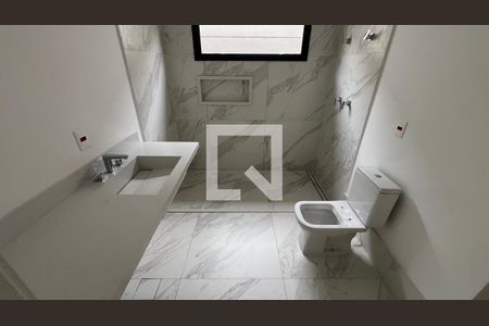 Casa à venda com 845m², 4 quartos e 6 vagas Casa à venda com 845m², 4 quartos e 6 vagasBanheiro quarto 3