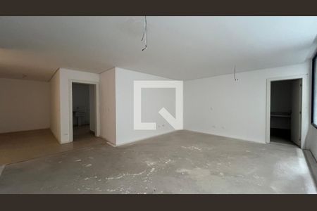 Casa à venda com 845m², 4 quartos e 6 vagas Casa à venda com 845m², 4 quartos e 6 vagasQuarto 4