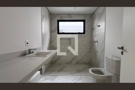 Casa à venda com 845m², 4 quartos e 6 vagas Casa à venda com 845m², 4 quartos e 6 vagasBanheiro Quarto 2