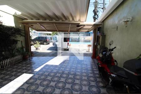 Casa à venda com 120m², 3 quartos e 2 vagas Casa à venda com 120m², 3 quartos e 2 vagasFoto 02