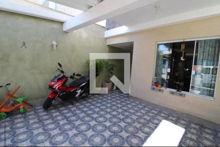 Casa à venda com 120m², 3 quartos e 2 vagas Casa à venda com 120m², 3 quartos e 2 vagasFoto 03